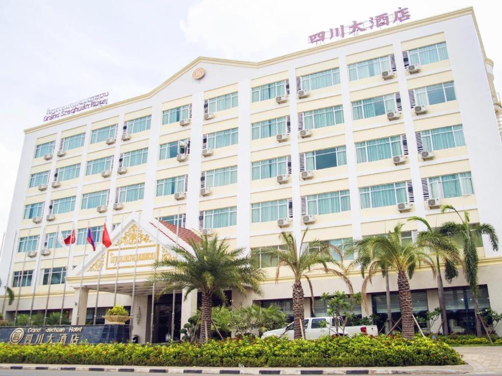 Grand Szechuan Hotel Vientiane Exterior photo
