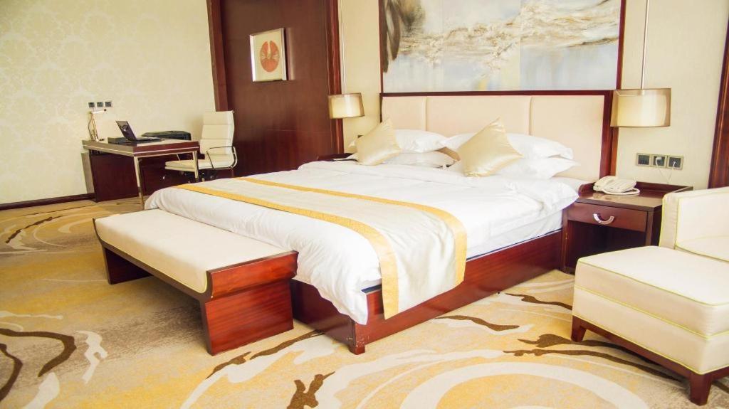 Grand Szechuan Hotel Vientiane Exterior photo