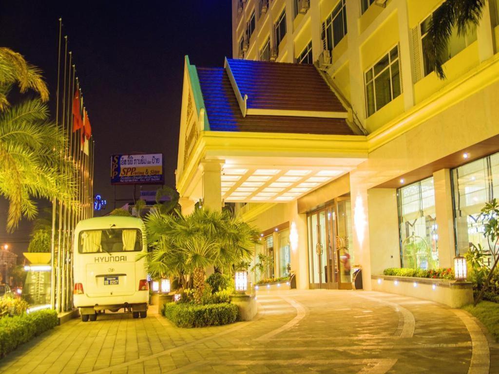 Grand Szechuan Hotel Vientiane Exterior photo